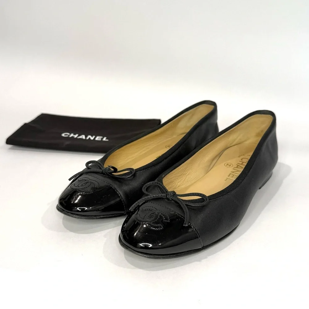 ✨SOLD✨ Chanel Black Lambskin Ballet Flats - Picture 5 of 11